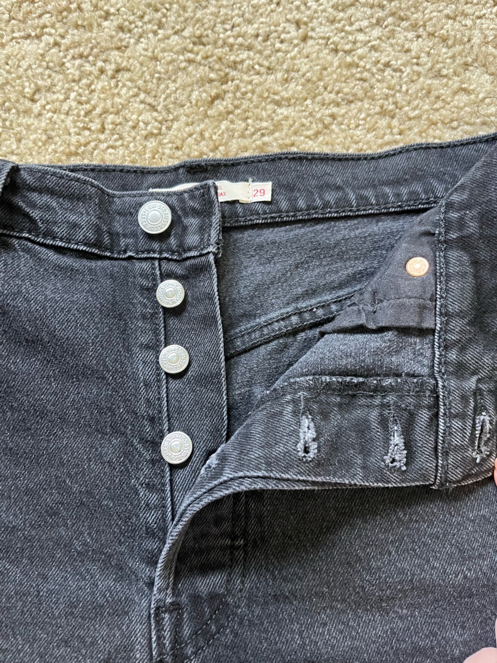 Levi’s Premium Ribcage black denim Jean shorts - Picture 12 of 12